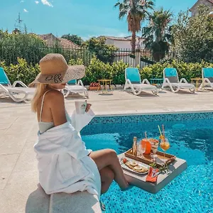 Agava Lux Rooms&pool **** Split