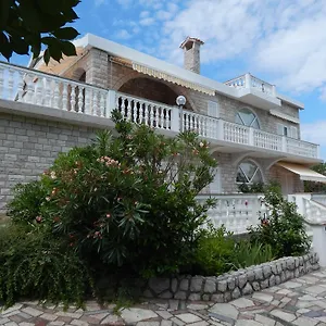 Roth Apartment Šilo