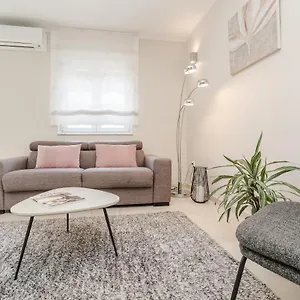 Karla Apartamento Zadar