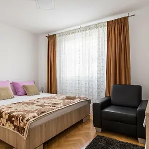 3* Gostinjska kuća Deluxe Manuela With Balcony Center