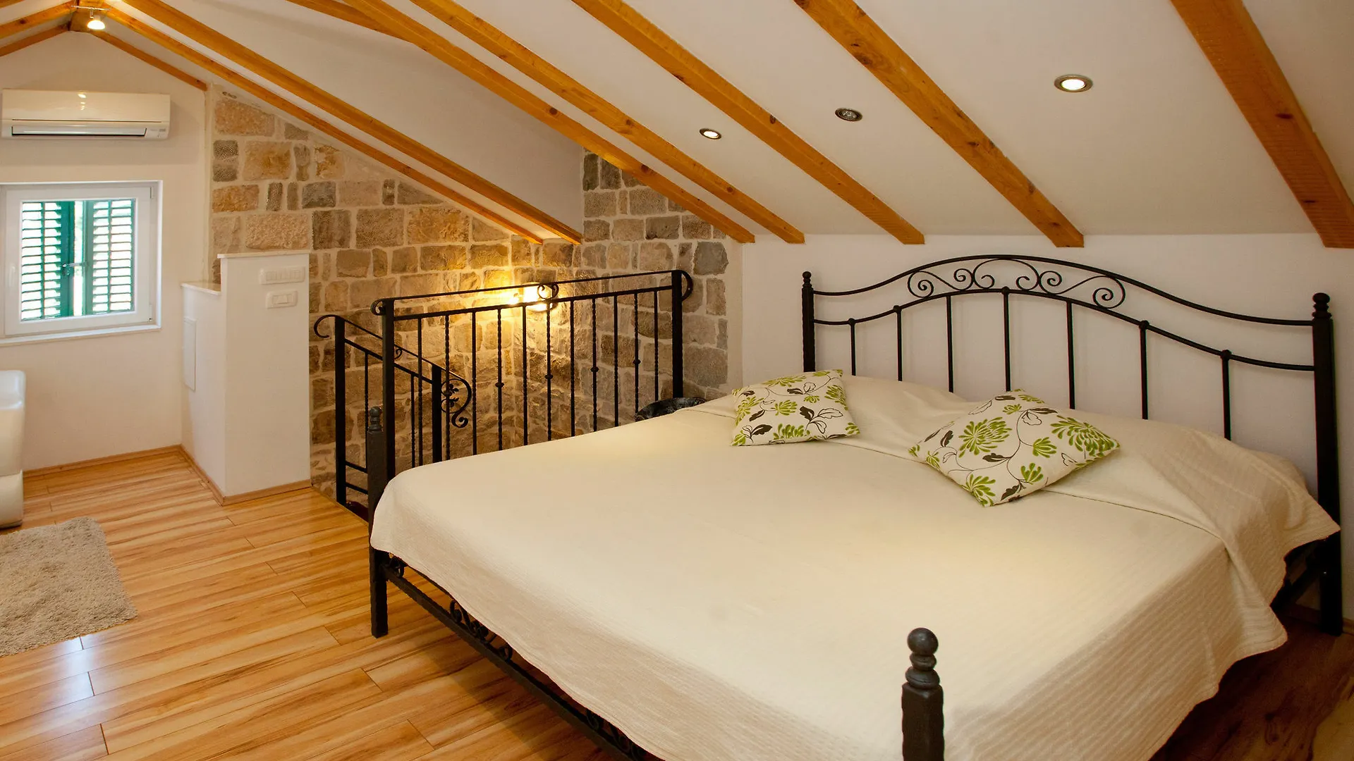 House Sandra 3*, Split Croatia